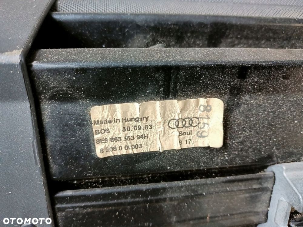 ROLETA BAGAZNIKA AUDI A4 B6 B7 KOMBI 8E9863553 94H - 7