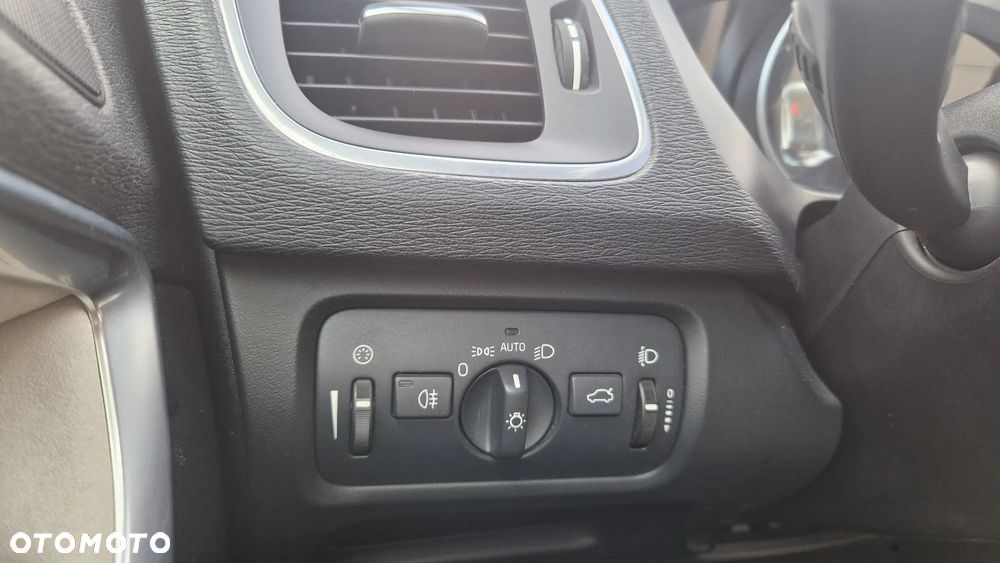 Volvo V40 D3 Geartronic Summum - 16