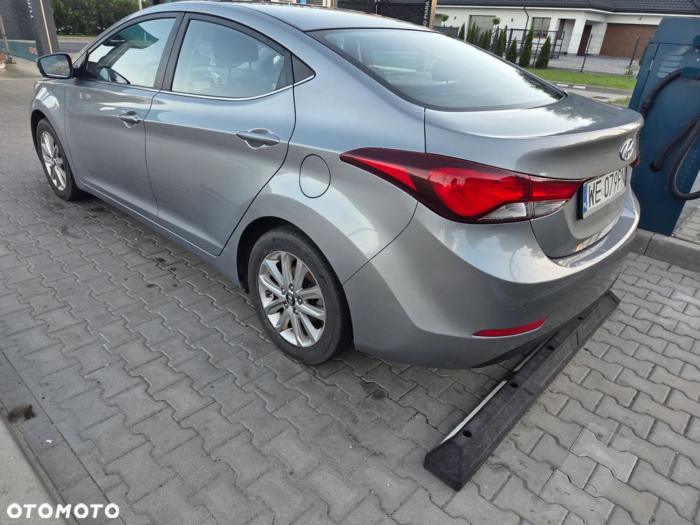 Hyundai Elantra 1.6 Comfort - 4