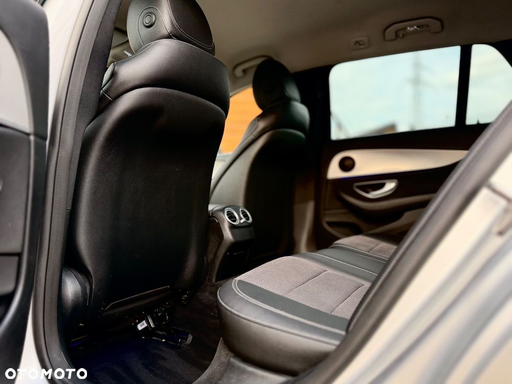 Mercedes-Benz Klasa E - 23