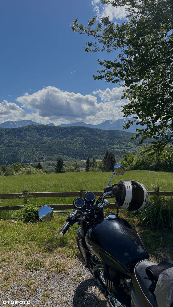 Triumph Bonneville - 20
