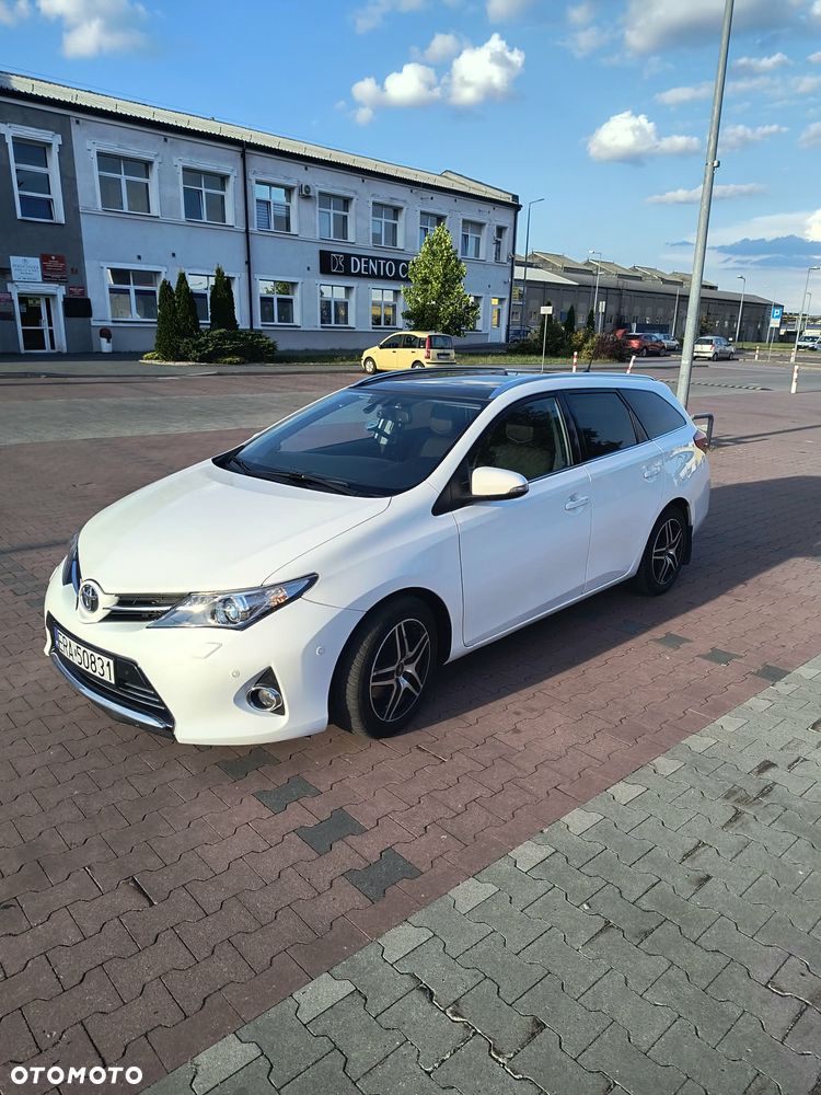 Toyota Auris 2.0 D-4D Premium - 1