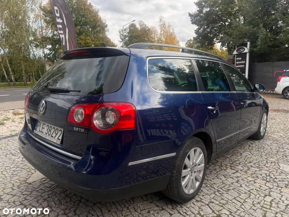 Volkswagen Passat - 4