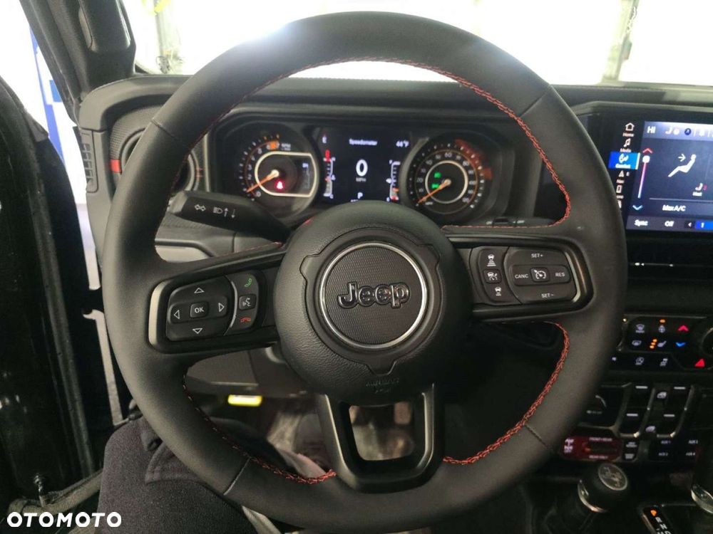 Jeep Wrangler - 11