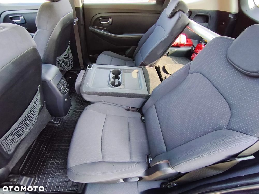 Kia Carens 1.6 GDI L - 16