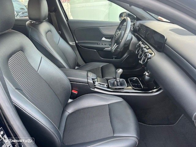 Mercedes-Benz A 180 d Style Plus - 24