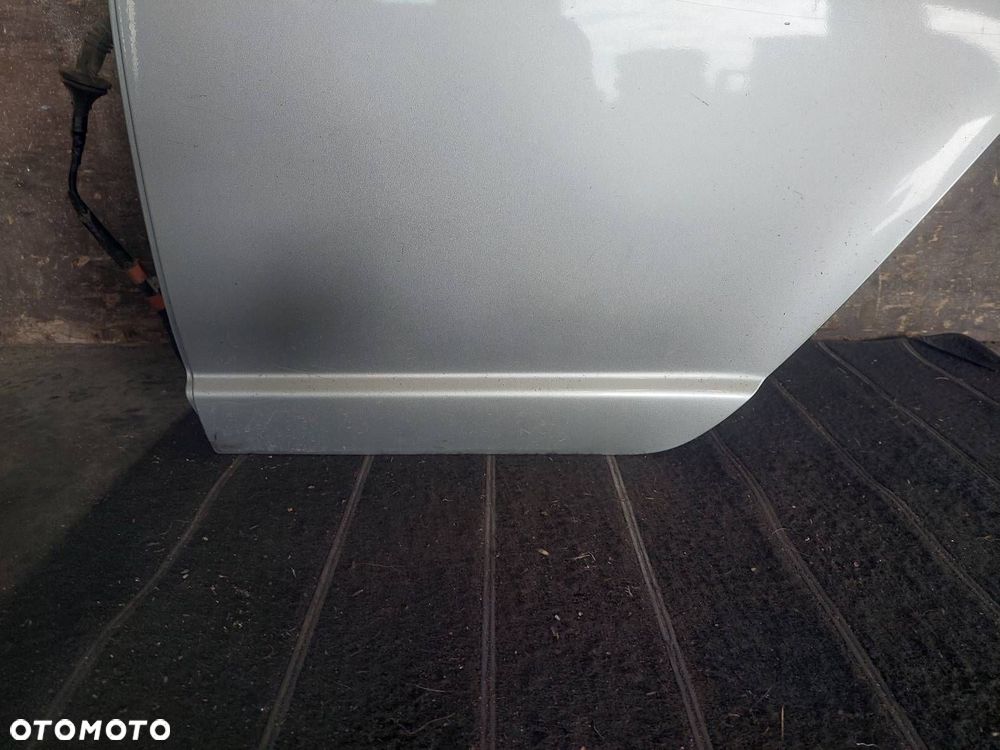 DRZWI KOMPLETNE LEWY TYŁ TOYOTA YARIS I 1E7 ID: 238230 - 3