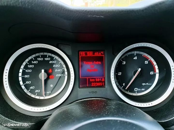 Alfa Romeo 159 Sportwagon 1.9 JTDm 16V Sportiva - 4