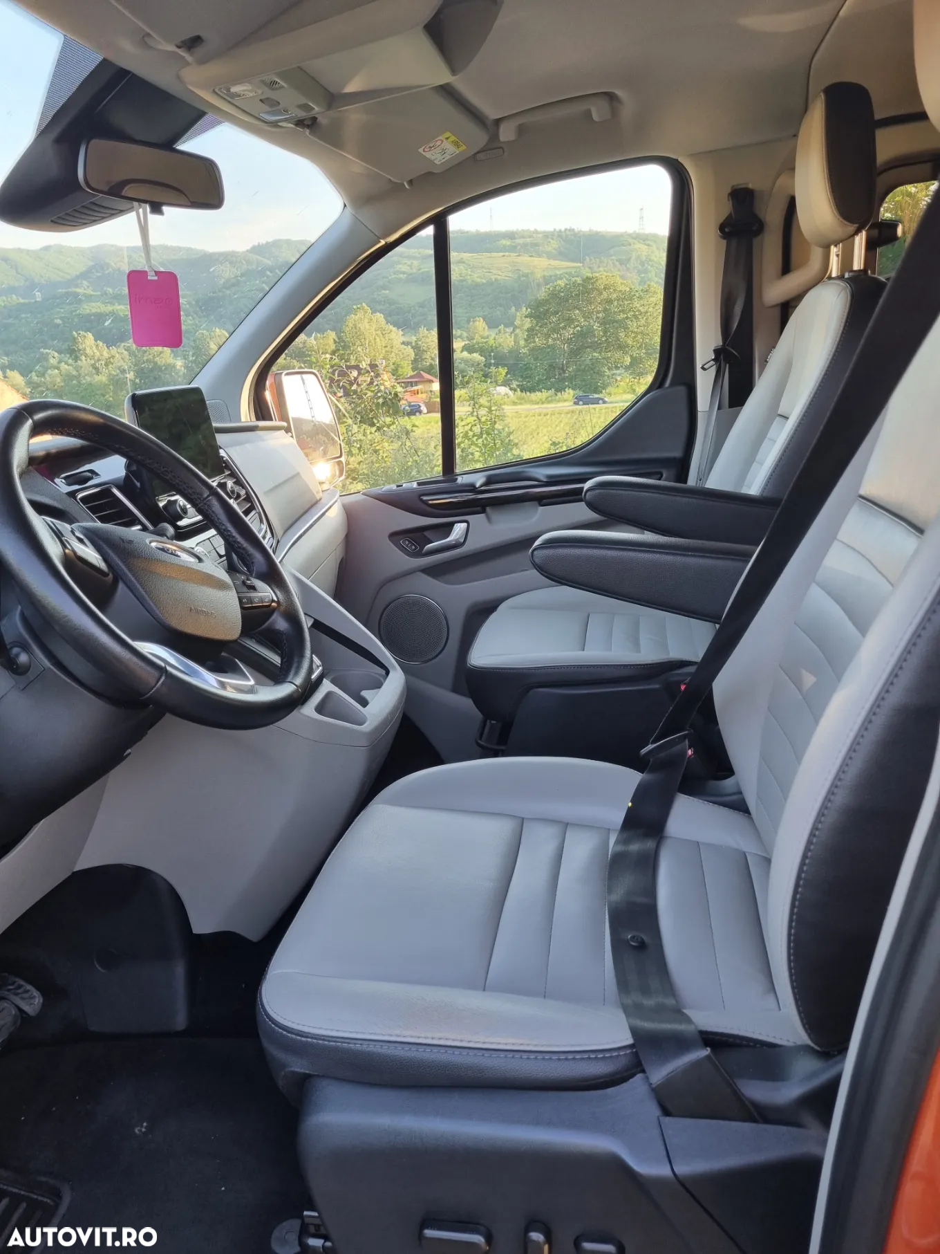 Ford Tourneo Custom 310 L1H1 VA Autm. Titanium - 3
