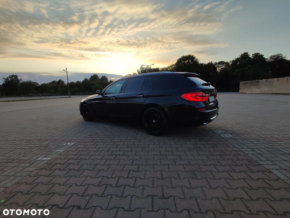BMW Seria 5 530d xDrive Touring Luxury Line - 17