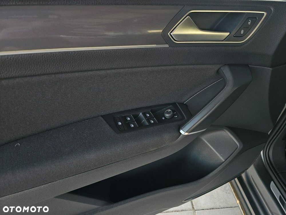 Volkswagen Touran - 13