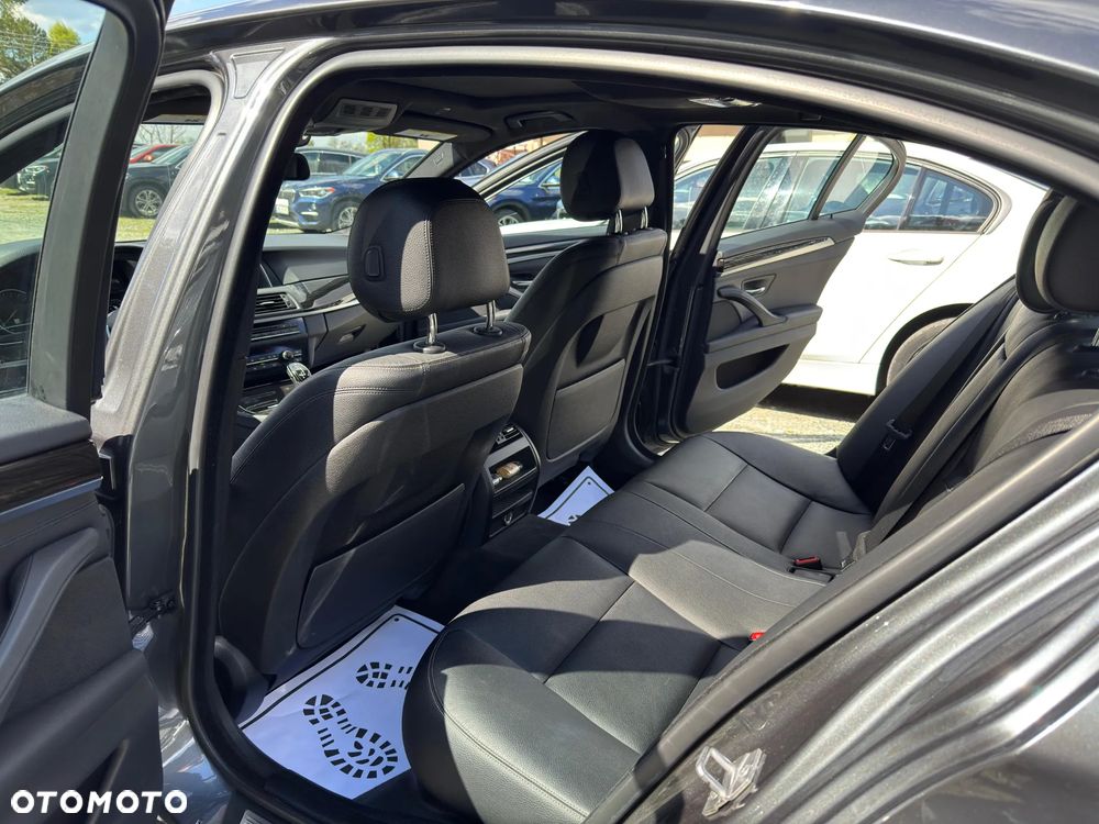 BMW Seria 5 528i xDrive - 35