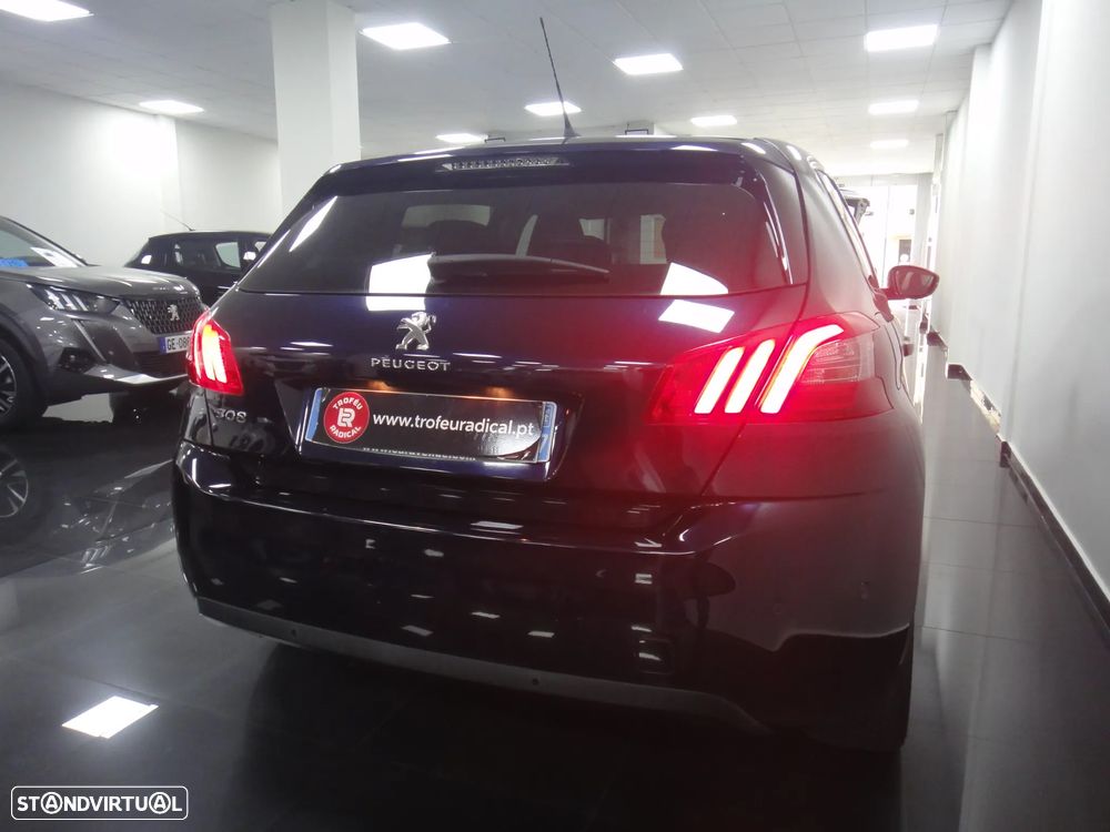 Peugeot 308 PureTech 130 GPF EAT8 Stop & Start Tech Edition - 32