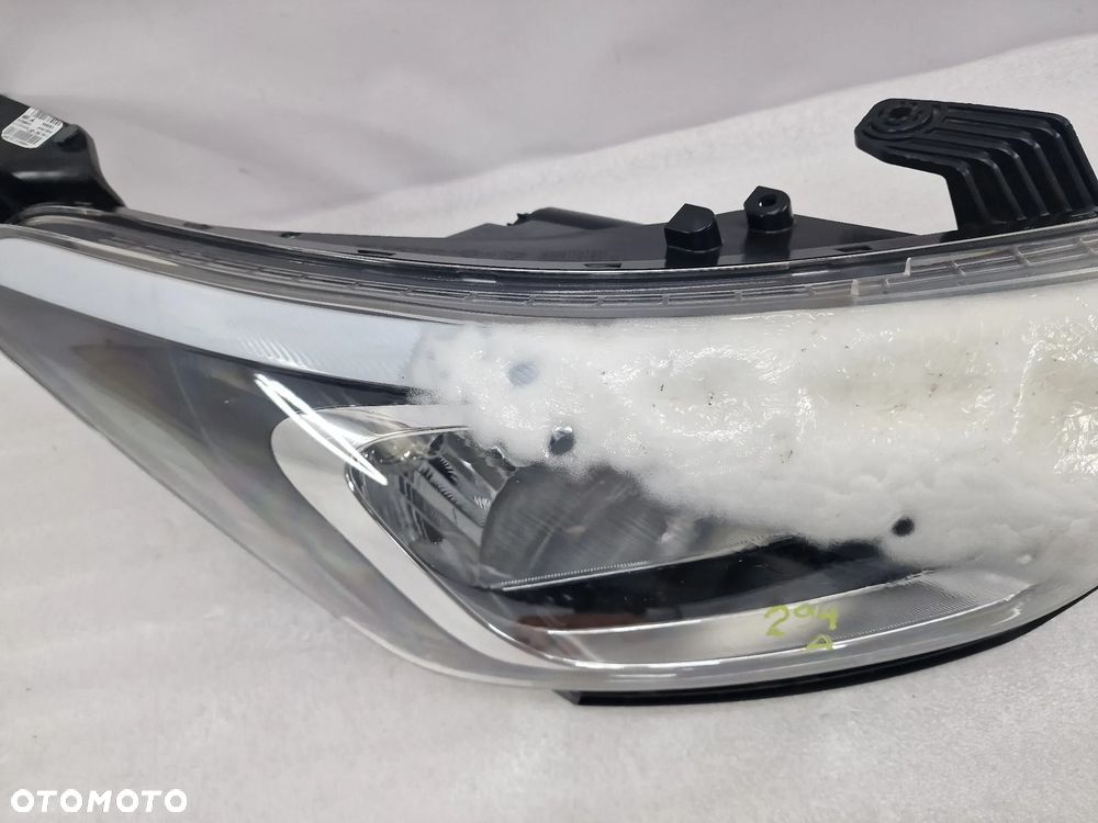 HYUNDAI I20 II LIFT 14-20 LEWA / PRAWA ZWYKŁA LAMPA PRZEDNIA PRZÓD ( SZKŁA DO WYMIANY ) , NR 92102-C8 / 92101-C8 , NR AUKCJI LA294 - 5