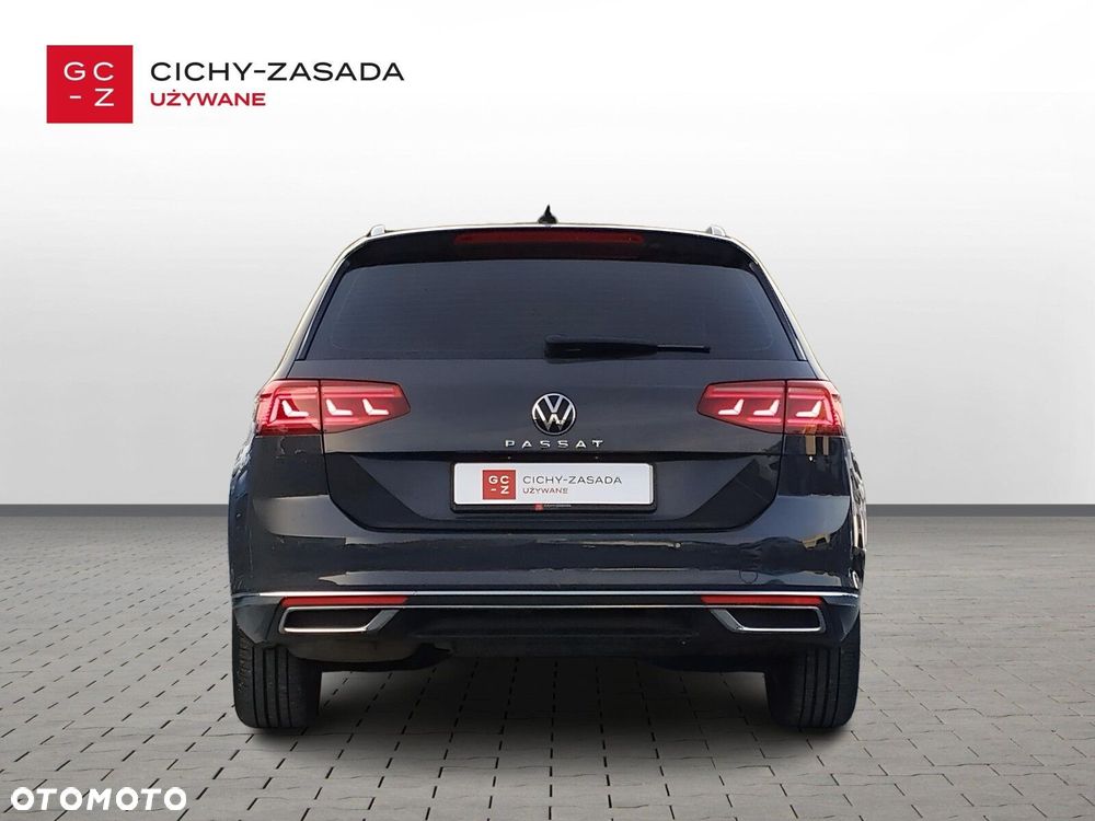 Volkswagen Passat Variant 2.0 TDI Elegance DSG - 4