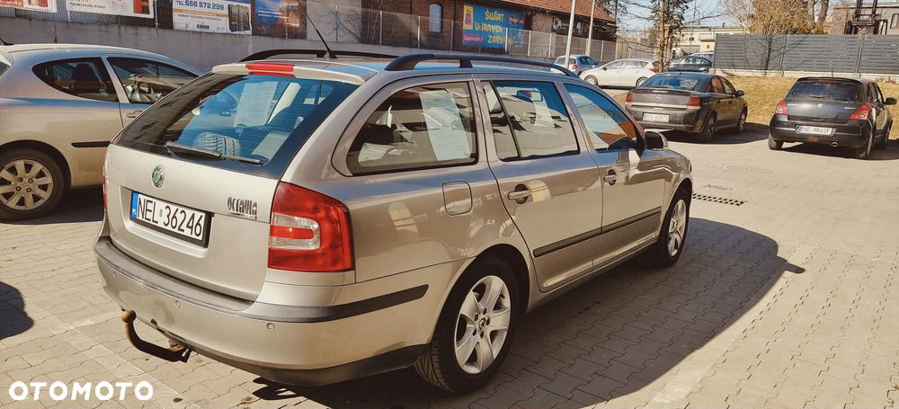 Skoda Octavia 2.0 FSI Ambiente - 4