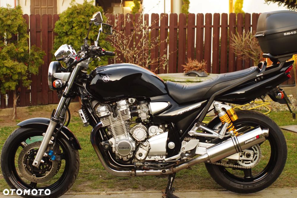 Yamaha XJR - 22