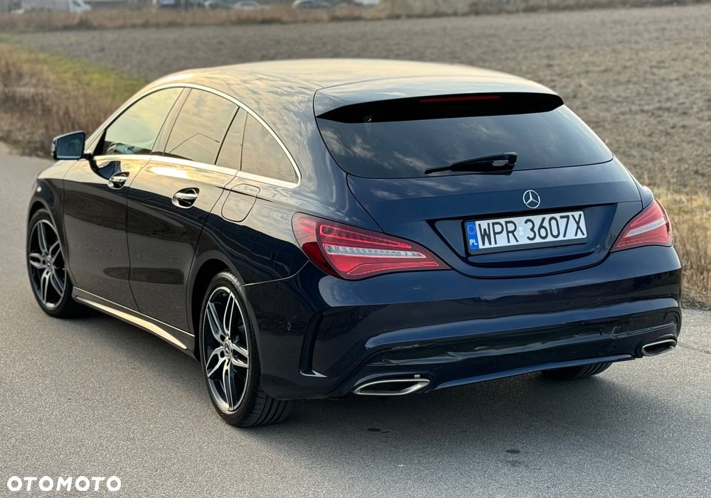Mercedes-Benz CLA 180 AMG Line - 4