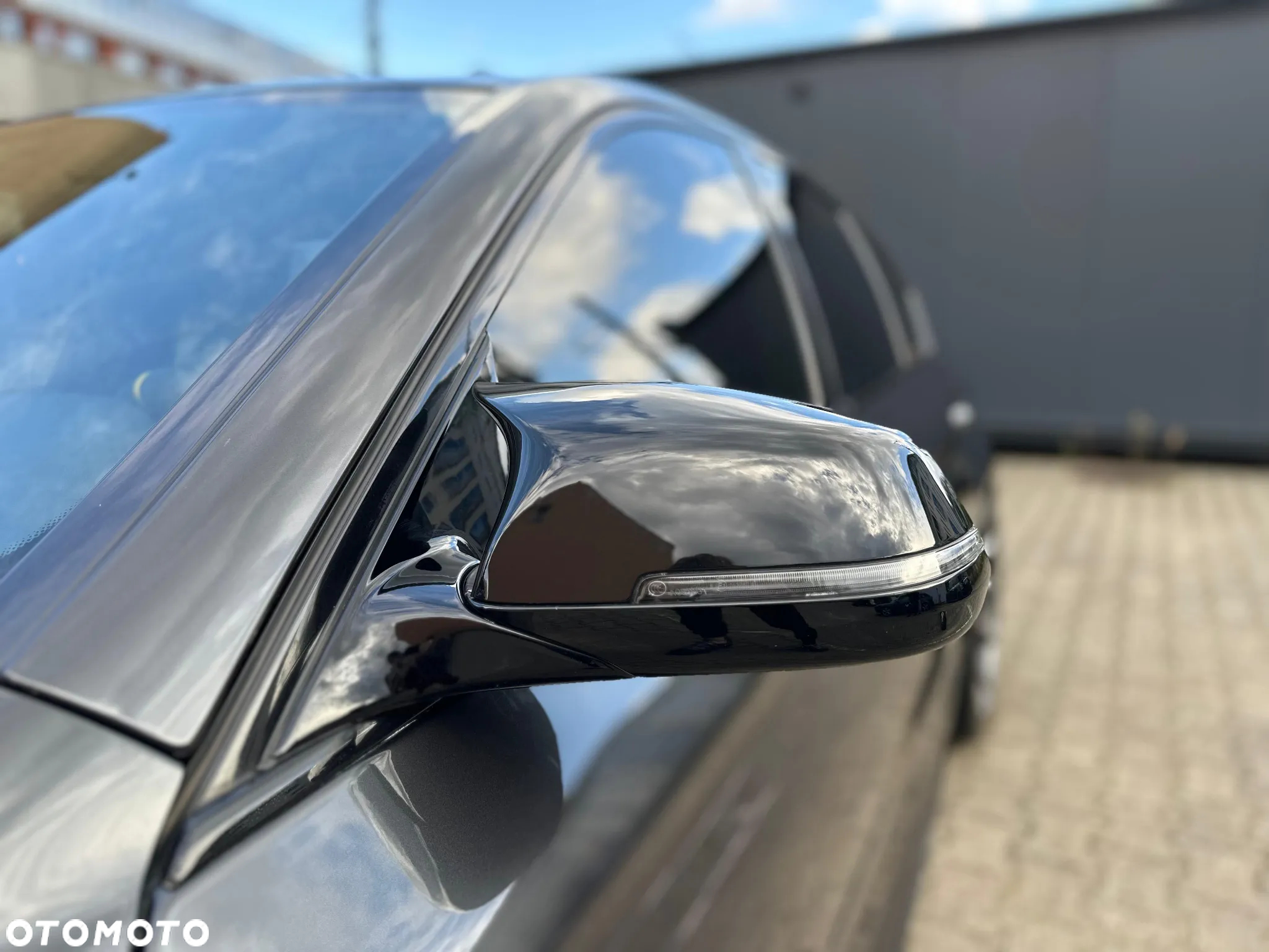 BMW Seria 5 550i - 20