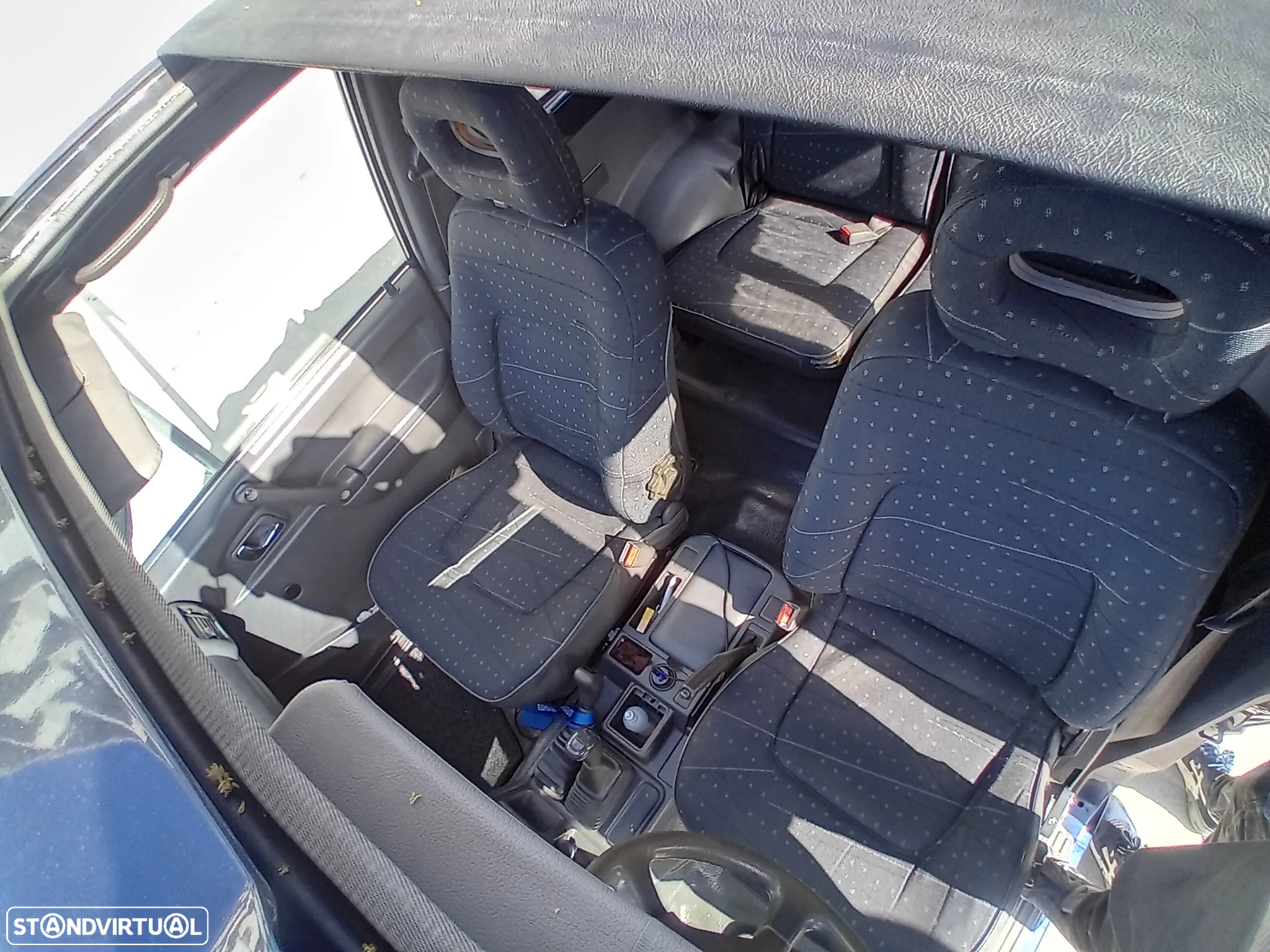 Mitsubishi Pajero - 23
