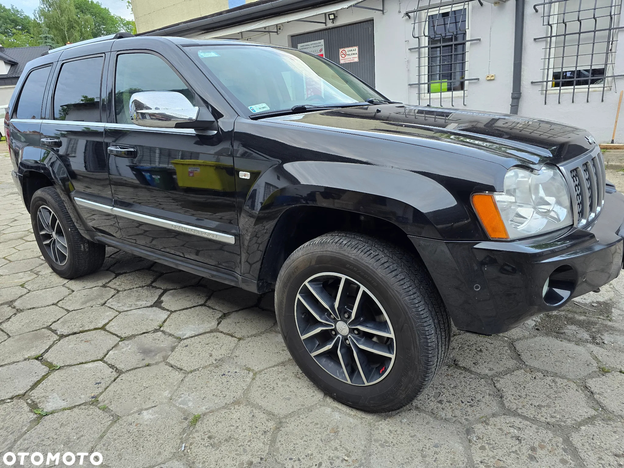 Jeep Grand Cherokee - 8