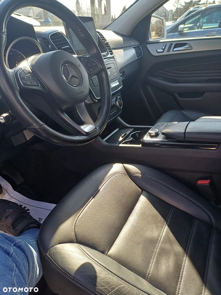 Mercedes-Benz GLE - 27