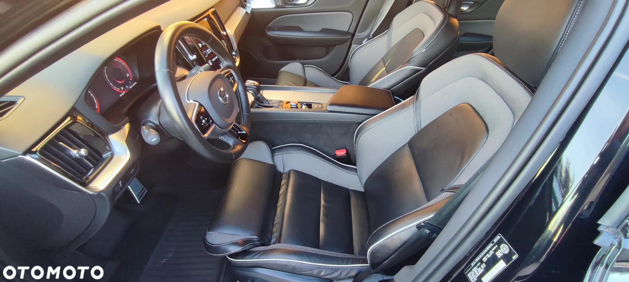 Volvo S60 T6 AWD R-Design - 8