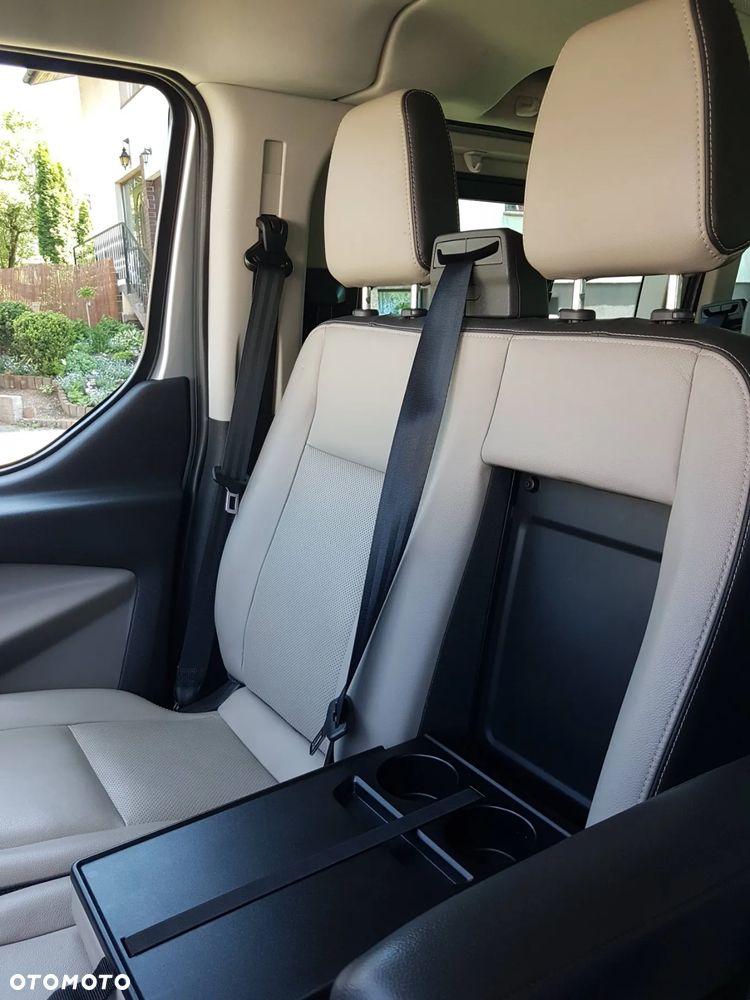 Ford Tourneo Custom - 36