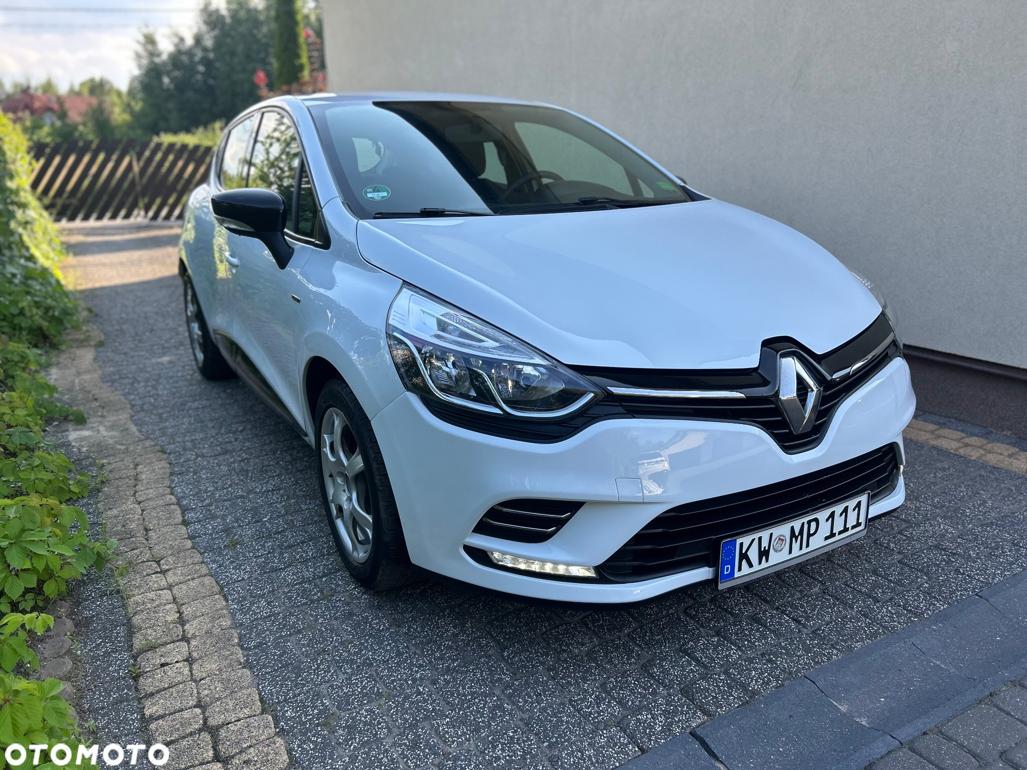 Renault Clio 1.2 16V Limited EU6 - 13