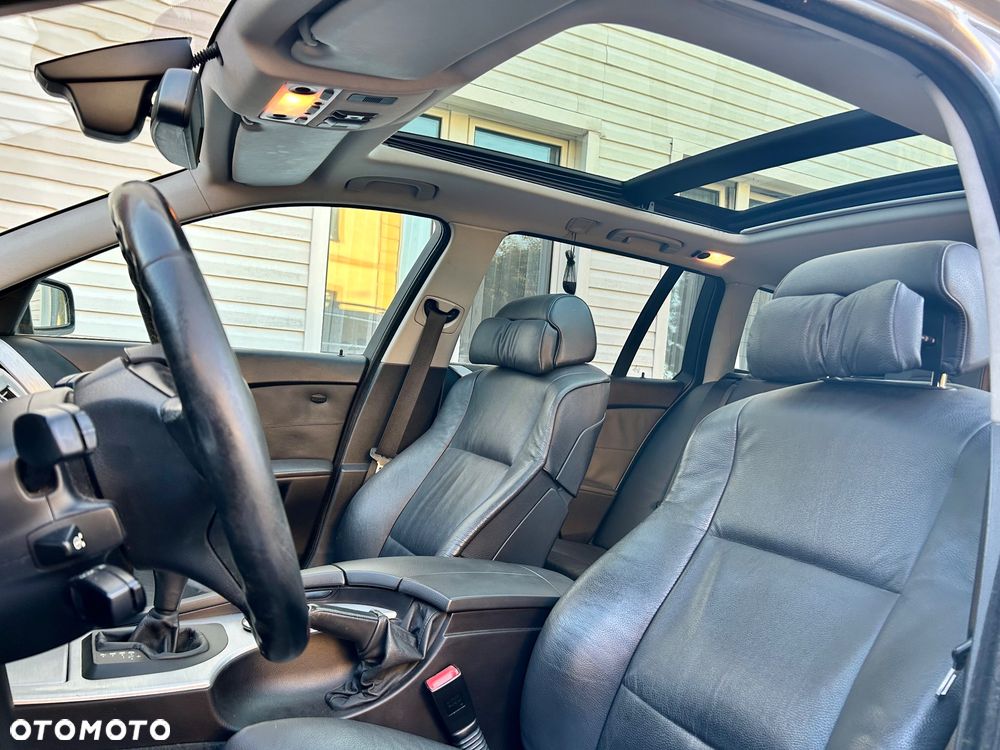 BMW Seria 5 530xd Touring - 8