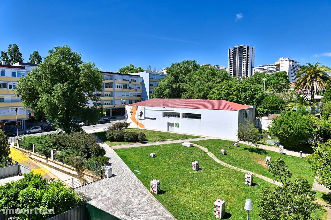 Apartamento T2 | Para remodelação | Alvalade - Grande imagem: 5/25