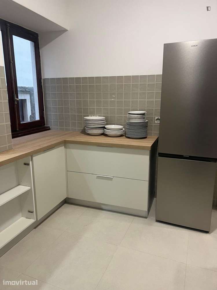 Quarto - localizado em Montes Claros Coimbra - Grande imagem: 4/13