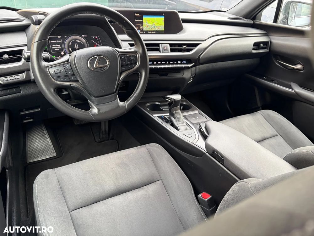 Lexus UX 250h Business Edition - 16