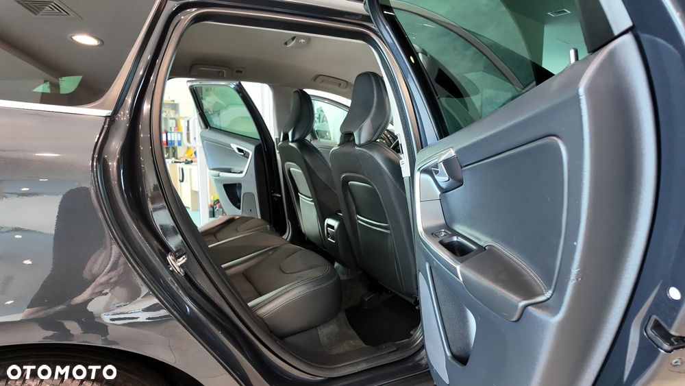 Volvo XC 60 D4 Drive-E Base - 32