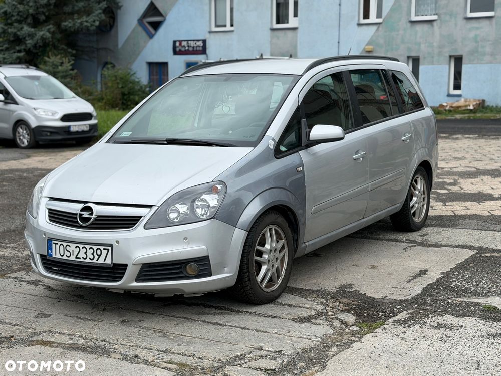 Opel Zafira 1.9 CDTI Essentia - 2