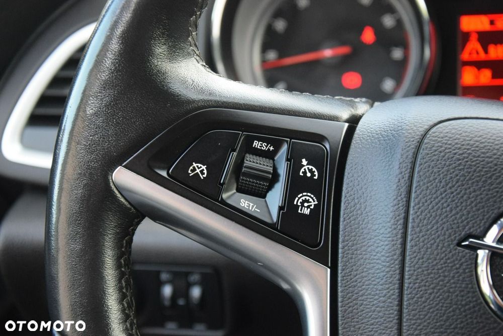 Opel Astra 1.4 Turbo Exklusiv - 34