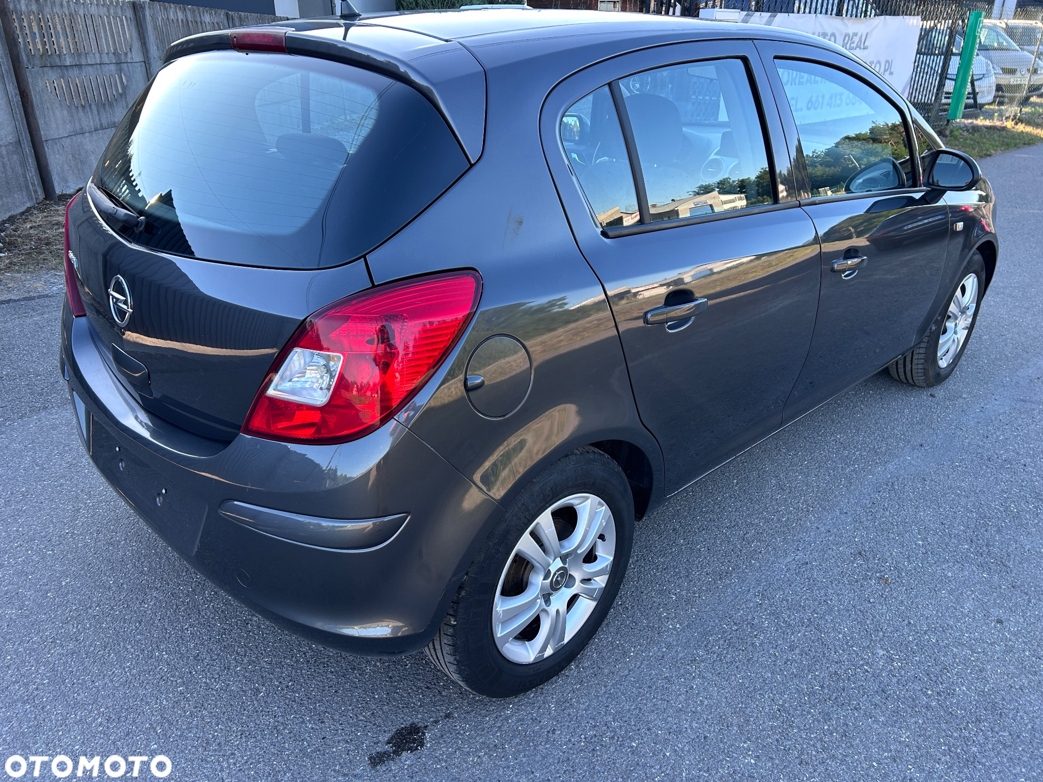 Opel Corsa 1.2 16V Enjoy - 4