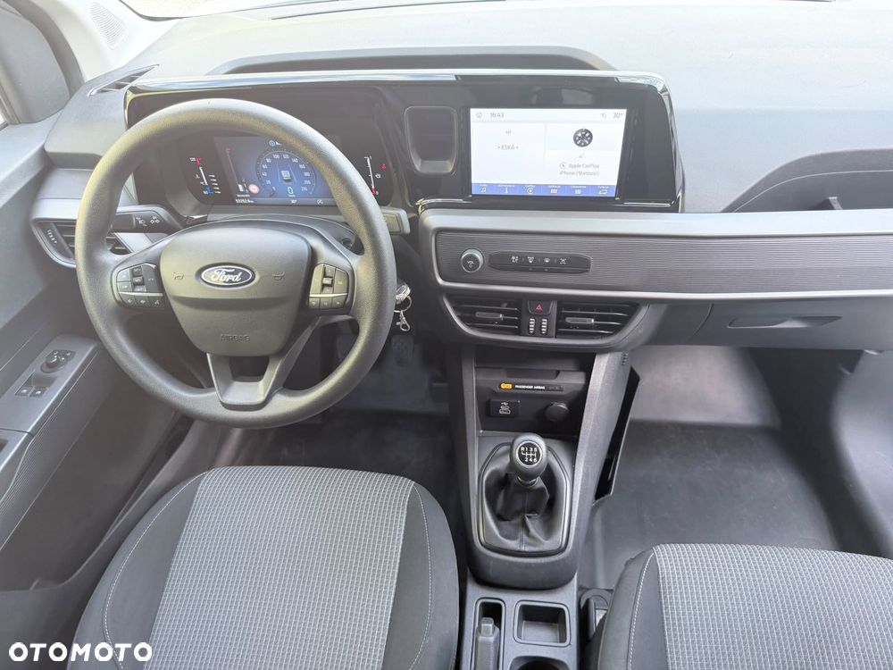 Ford Transit Courier - 17