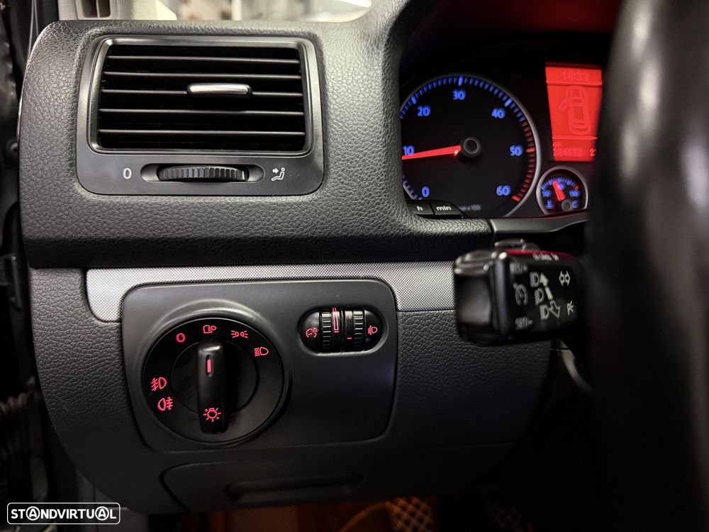 VW Jetta 1.9 TDi Sportline - 20