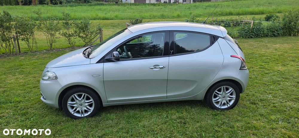Lancia Ypsilon 1.2 8V Silver - 15