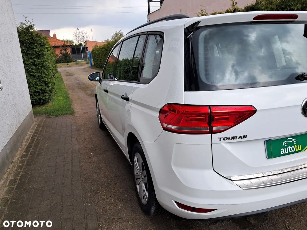 Volkswagen Touran - 22