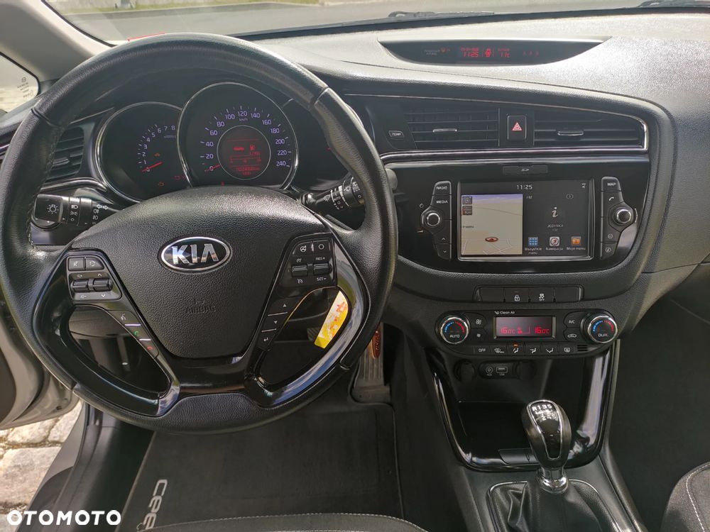 Kia Ceed 1.6 GDI Dream Team Edition - 9