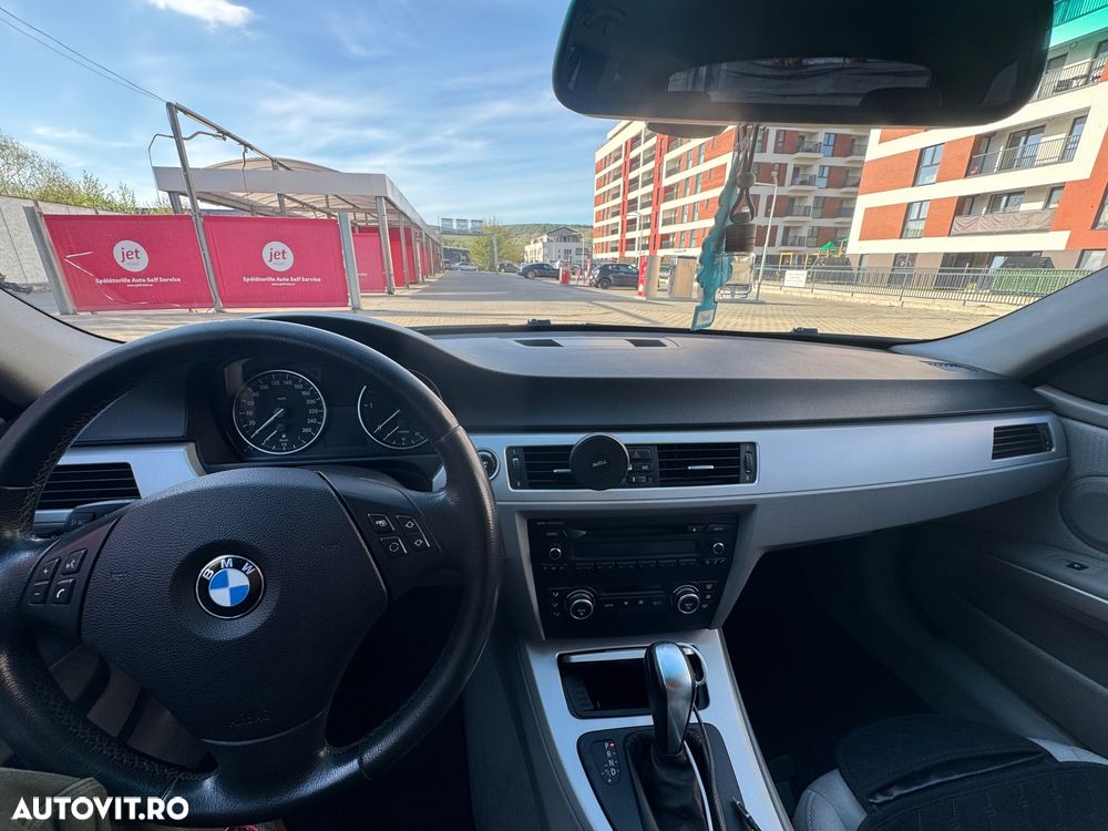 BMW Seria 3 320d DPF Aut. - 10
