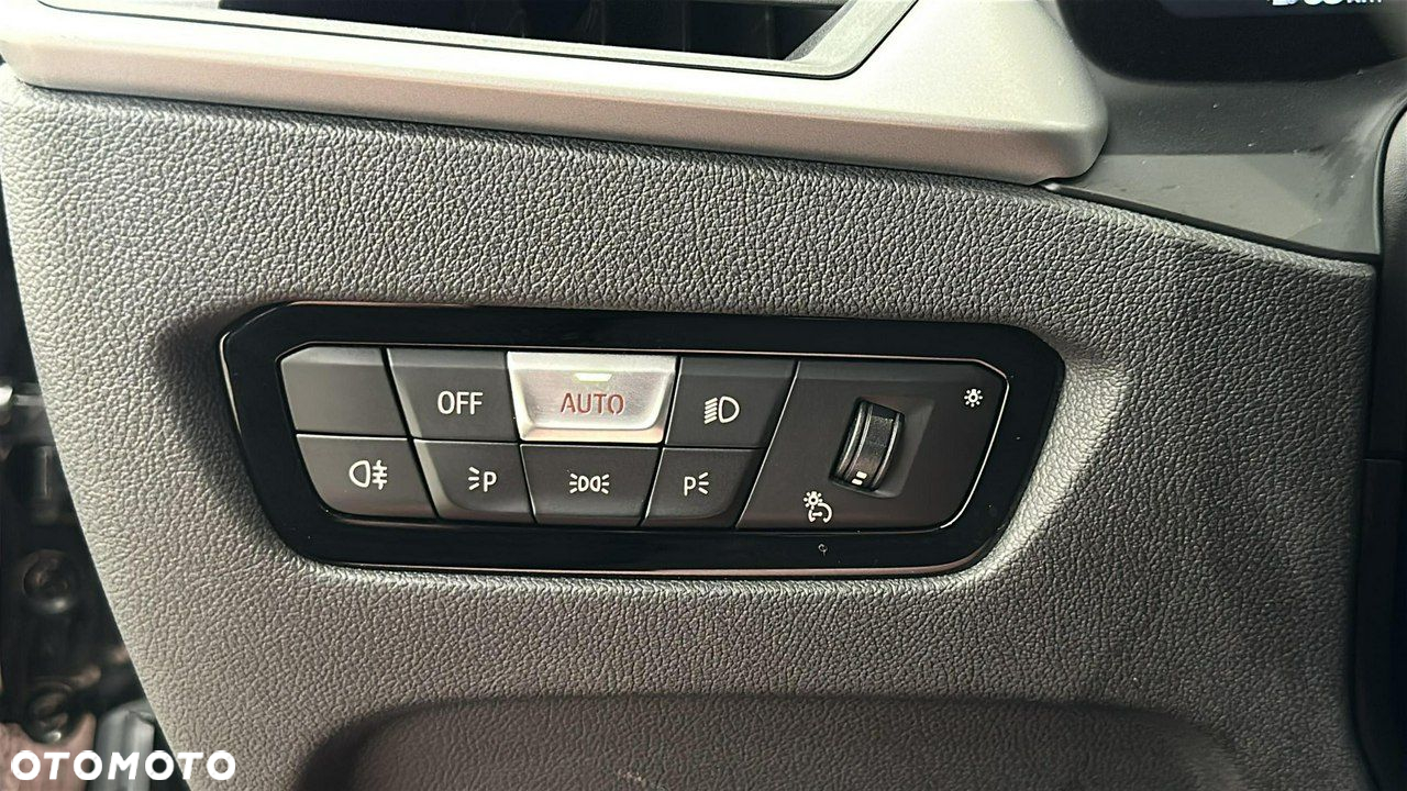 BMW Seria 3 318d - 27