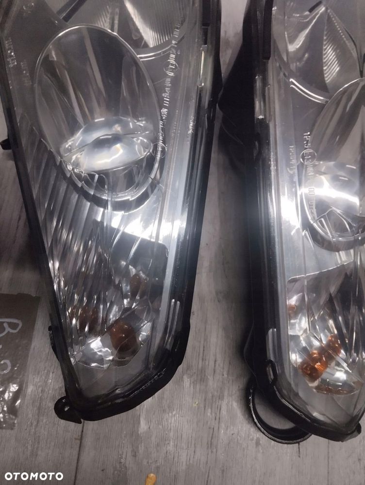 lampa reflektor ksenon komplet peugeot satelis 125 - 7
