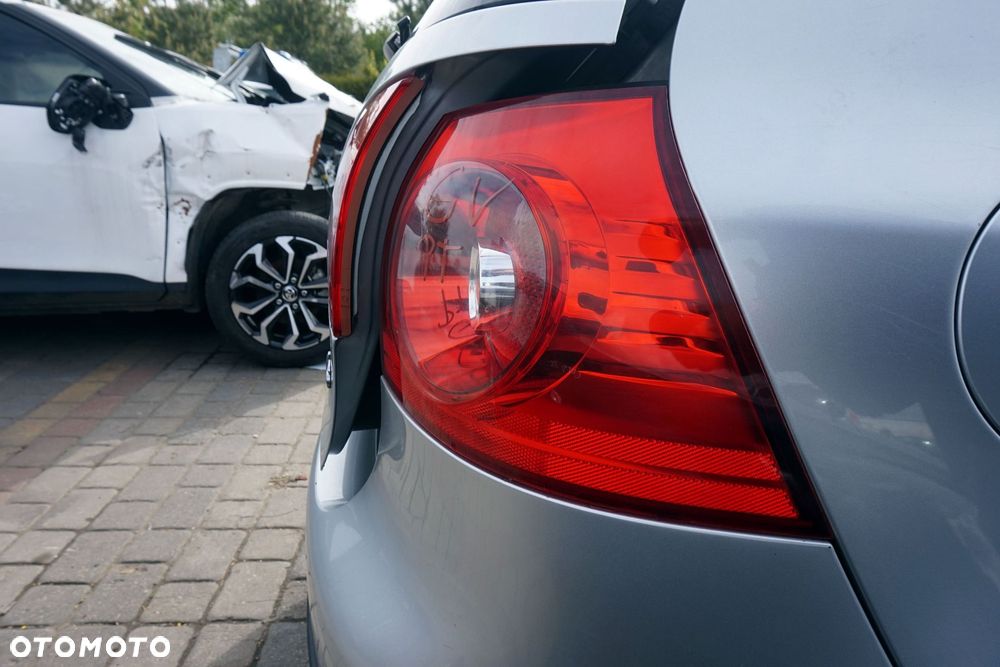 LAMPA TYLNA PRAWA GOLF V 5D HB  VOLKSWAGEN 2003-2009 - 3