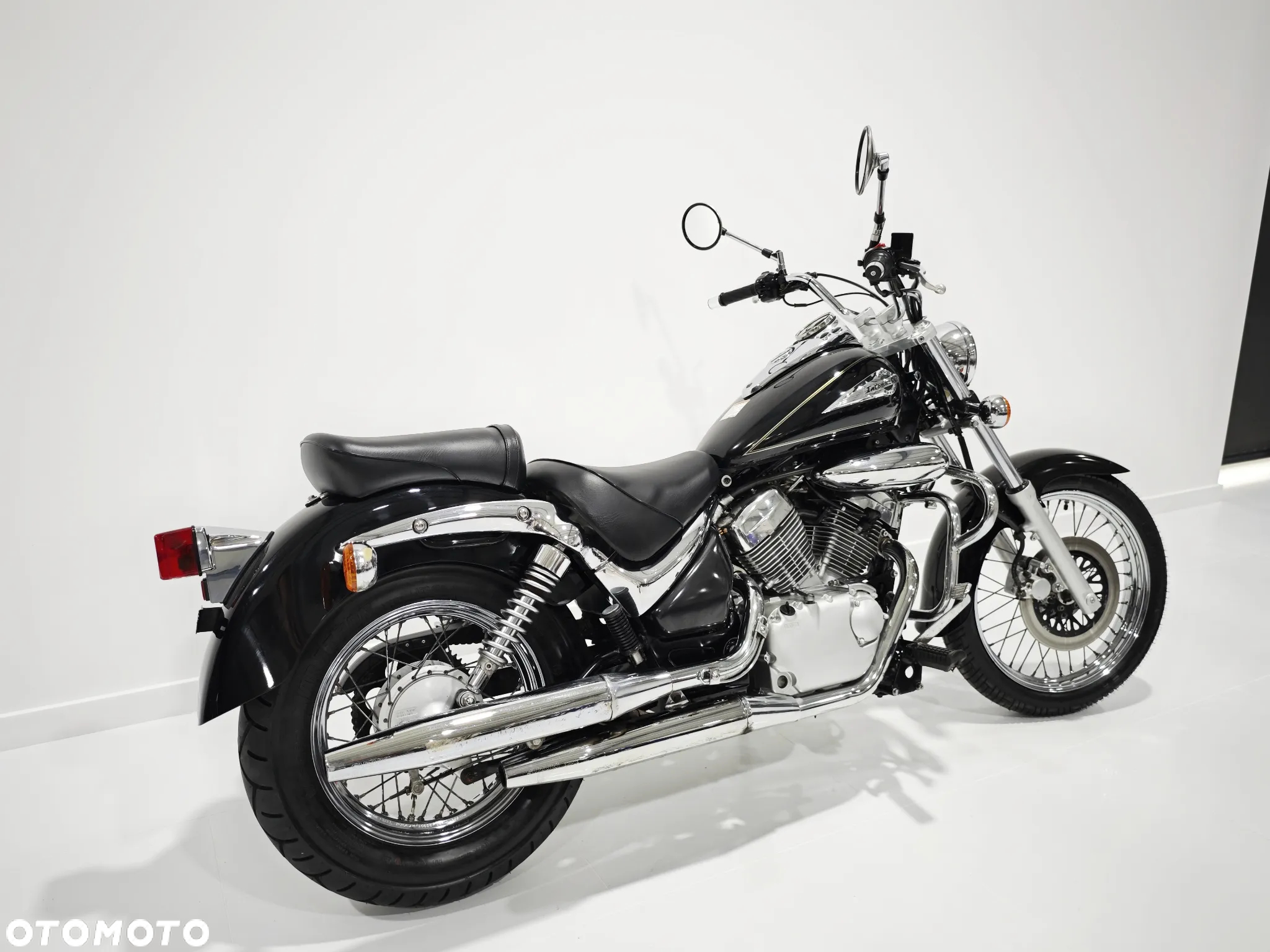 Suzuki Intruder - 7