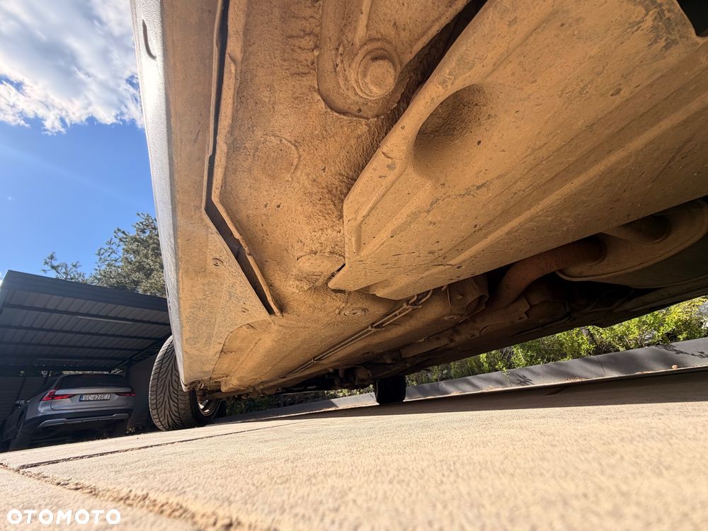 Volkswagen Passat 1.9 TDI Comfortline - 19