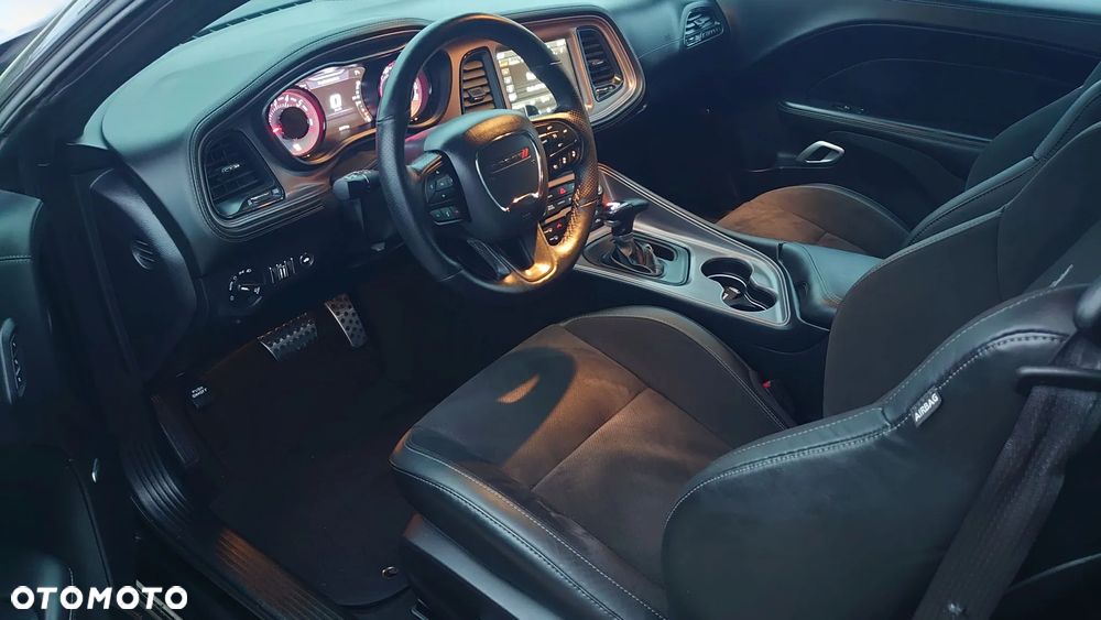 Dodge Challenger Automatik 392 Hemi Scat Pack Shaker - 24