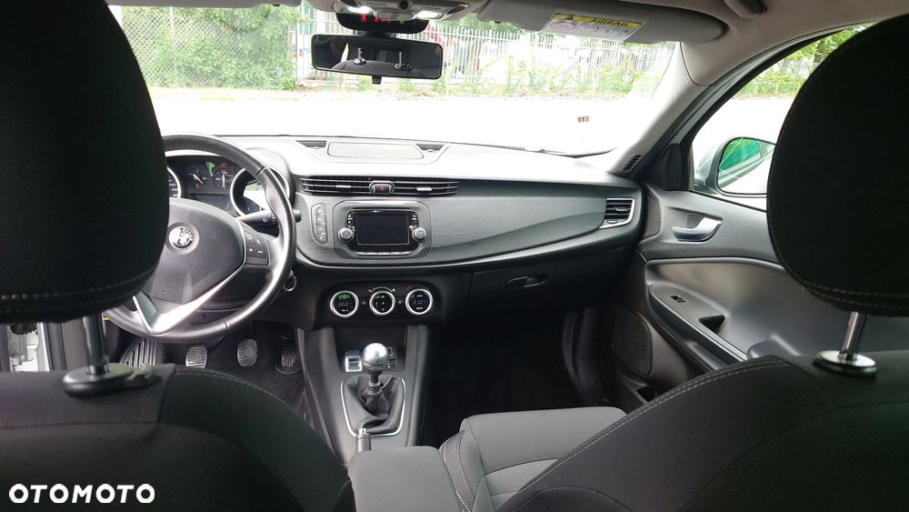 Alfa Romeo Giulietta 1.6 JTDM - 19